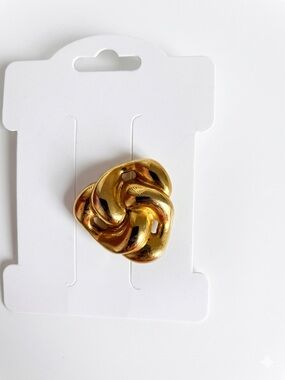 MCM Style Gold Knot Scarf Slide Elegant Statement Accessory Minimalist Vintage